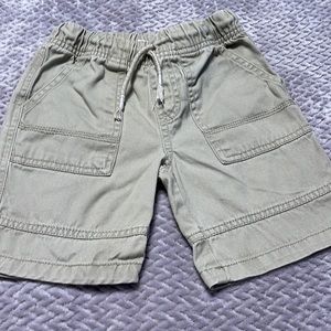Jumping beans kaki shorts. 4t